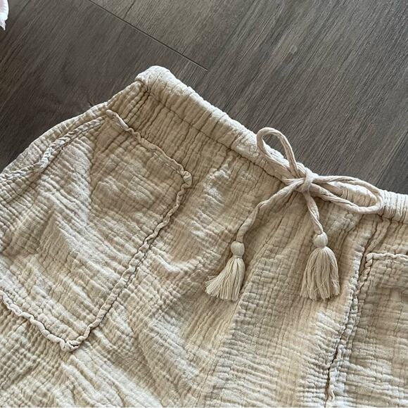 7 For All Mankind Cream Gauze High Waist Shorts - Picture 3 of 6